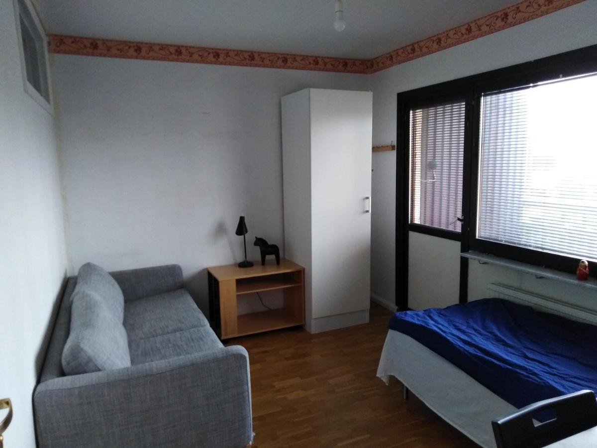Large Room, Near Kista Galleria, ستوكهولم المظهر الخارجي الصورة